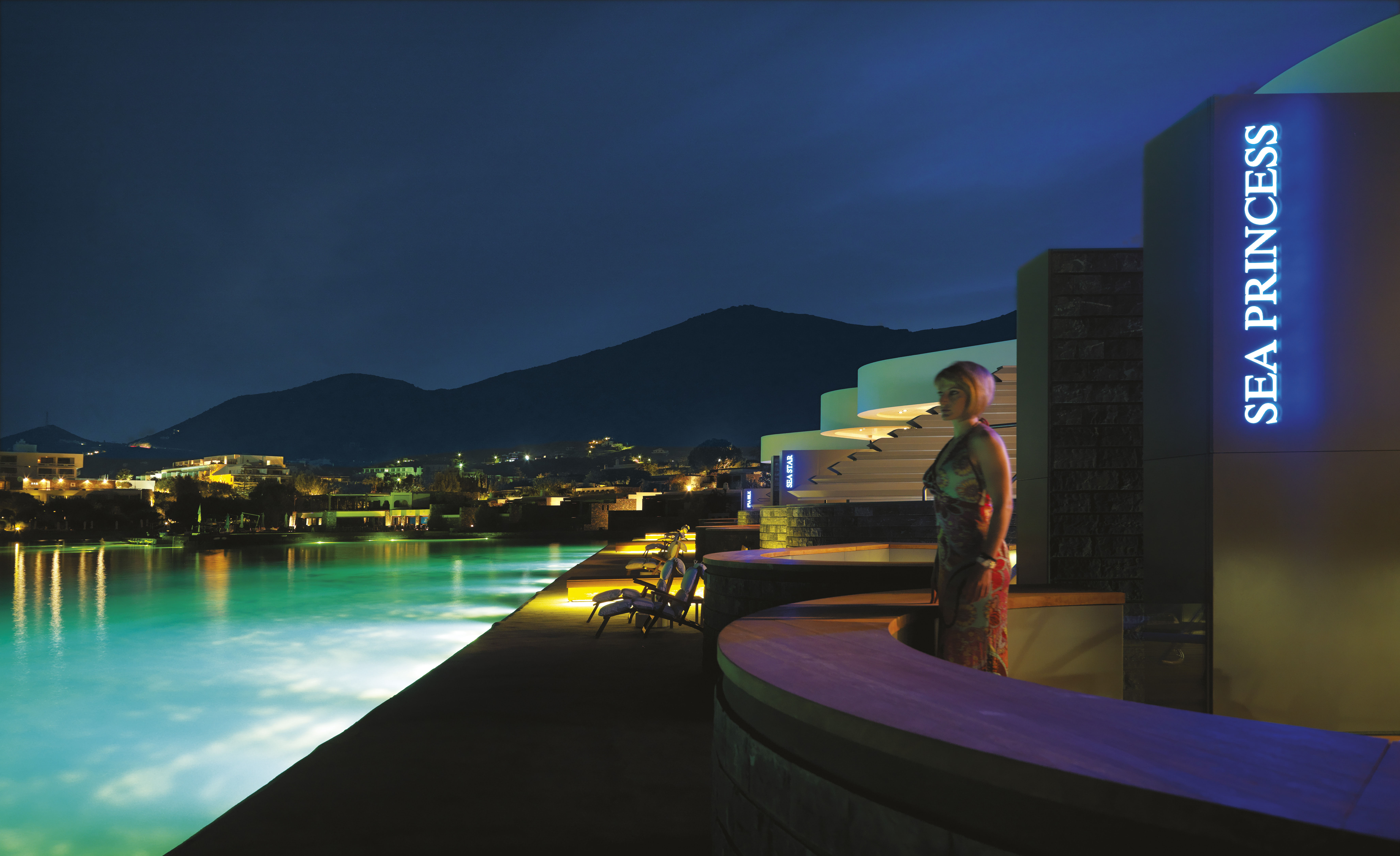 Yachting Villa Waterfront13