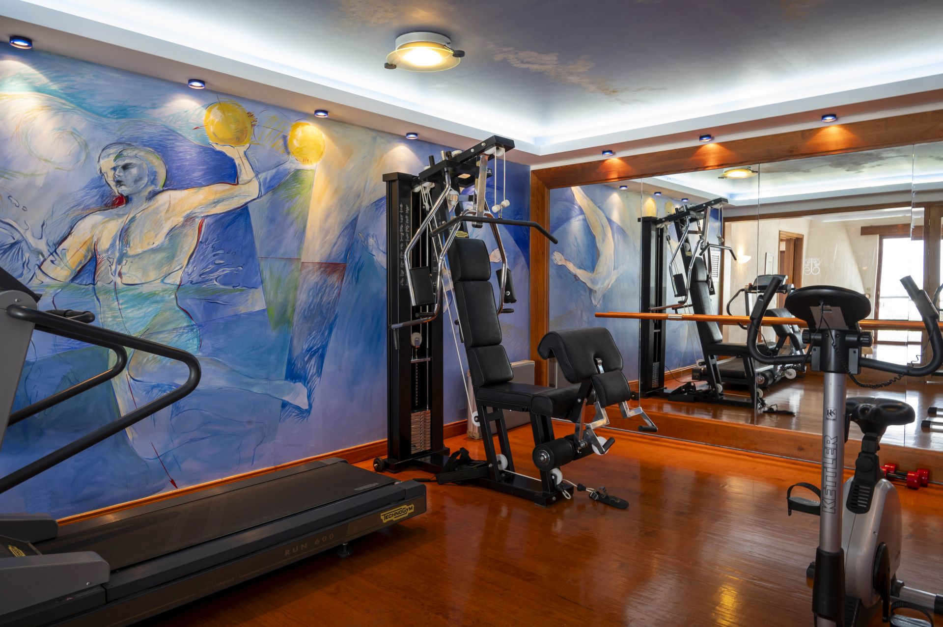 The Family Presidential Suite 6