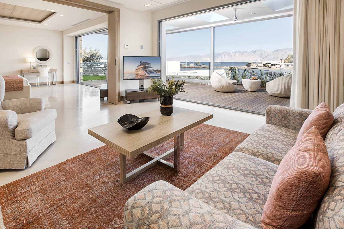 Ambassador Bungalow Suite Waterfront Interior 149