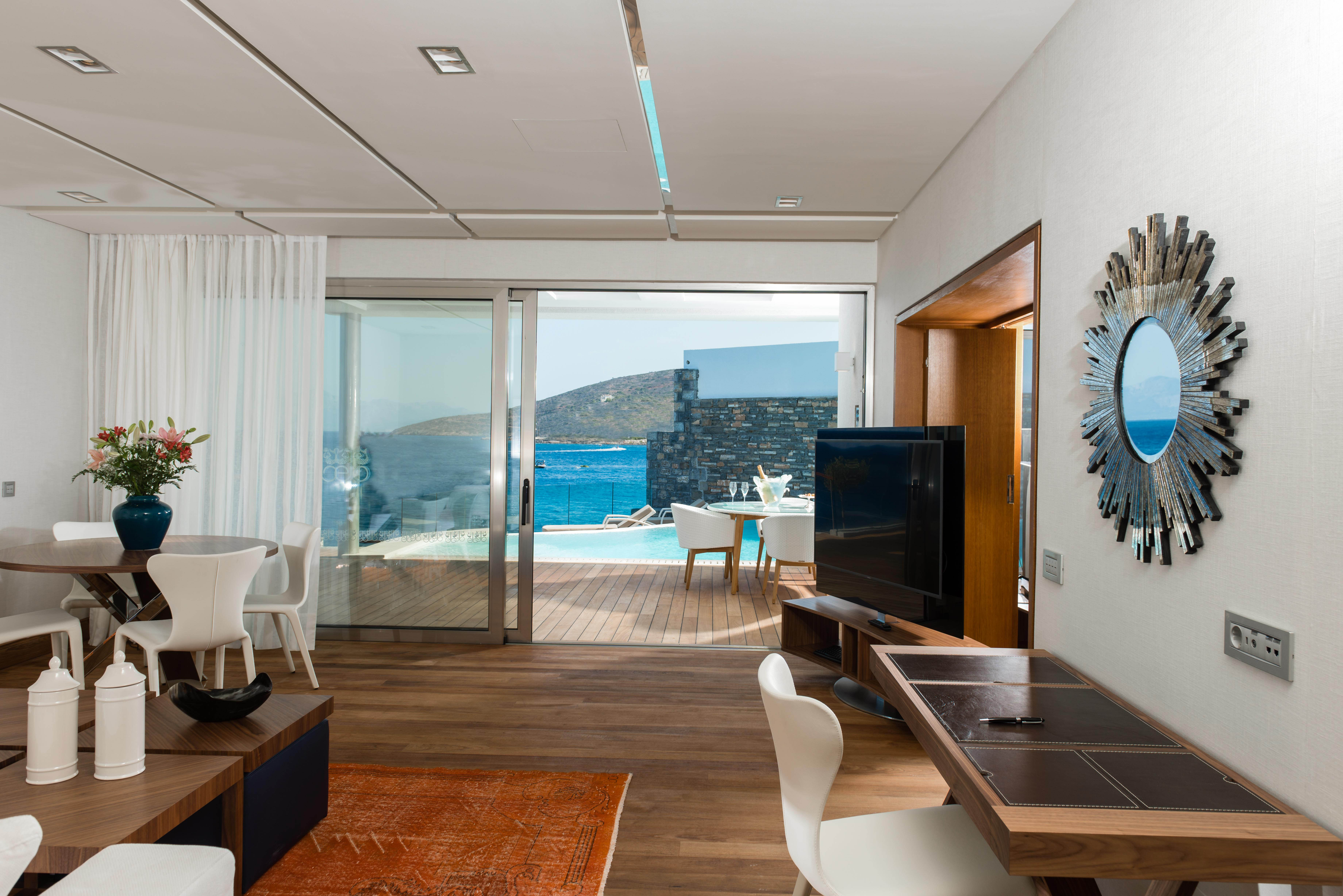 The Presidential Villas Waterfront 6