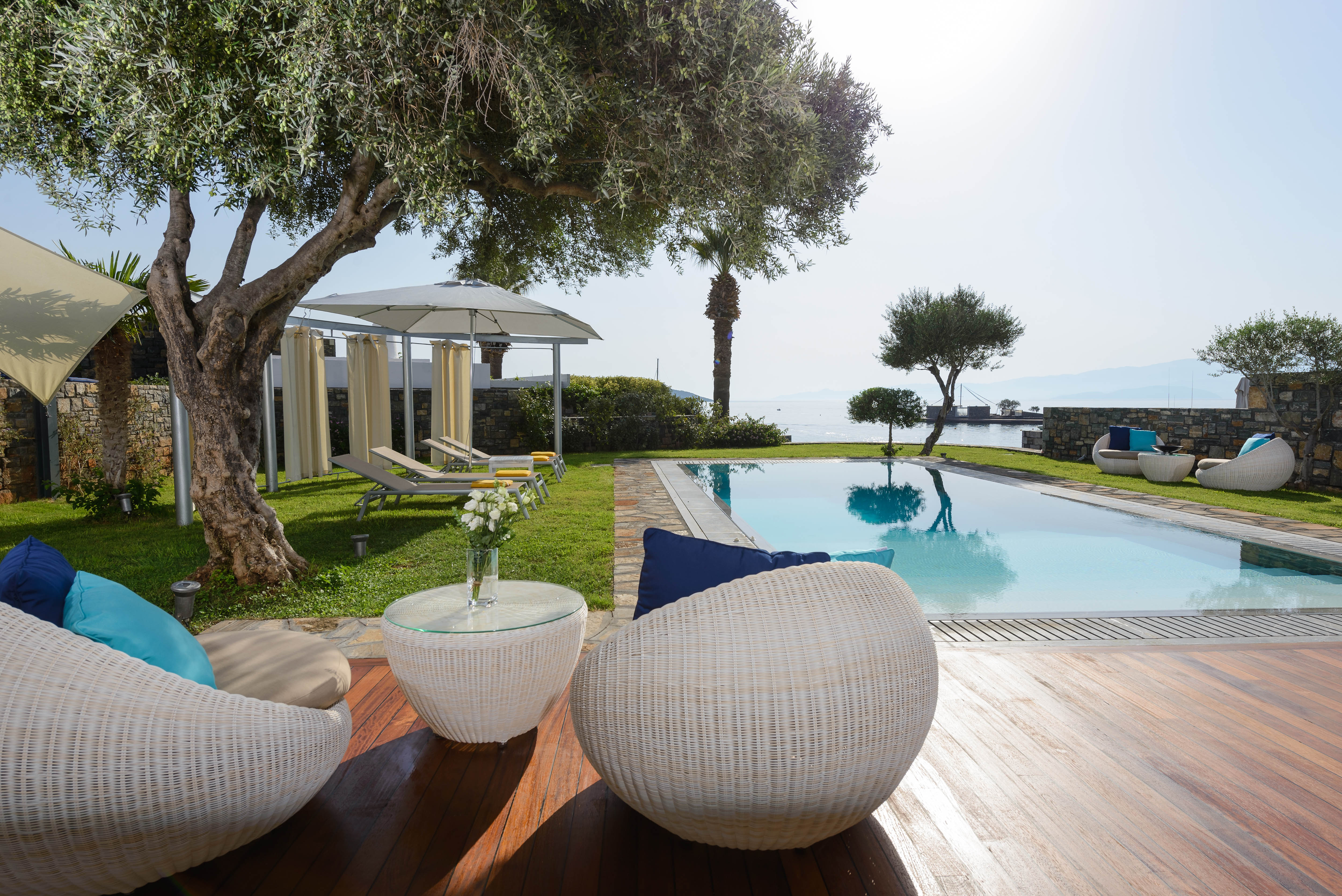 Royal Villa Erato Exterior Living