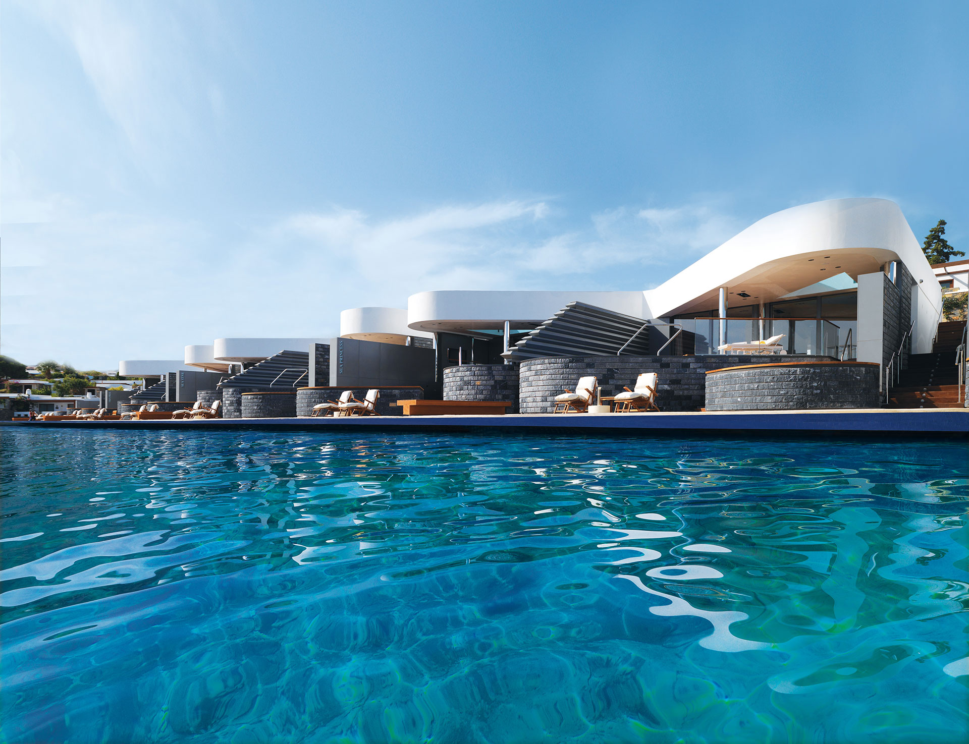 YACHTING VILLASWITH PRIVATE HEATED POOL