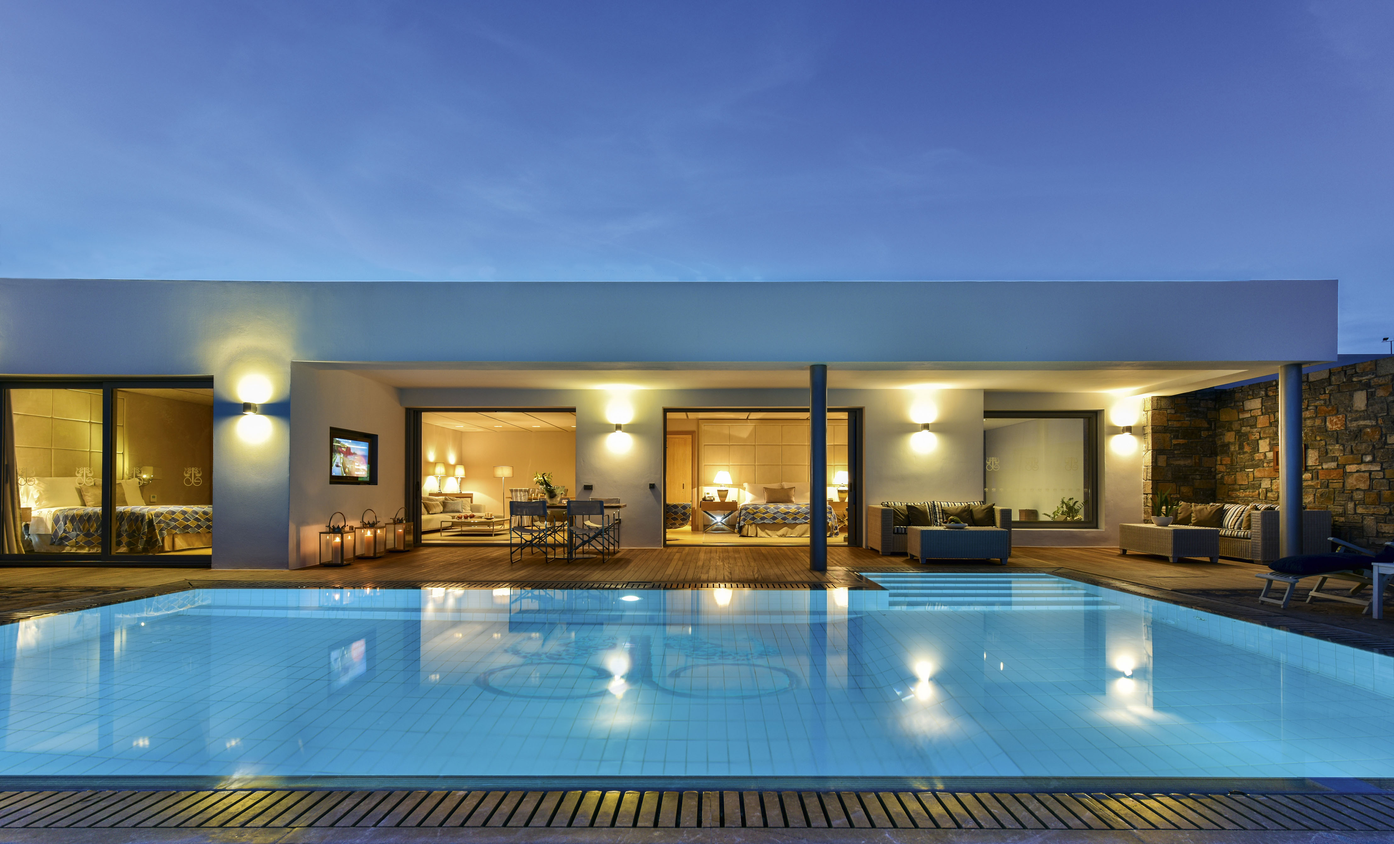 Grant Villa Waterfront Private Heated Pool7